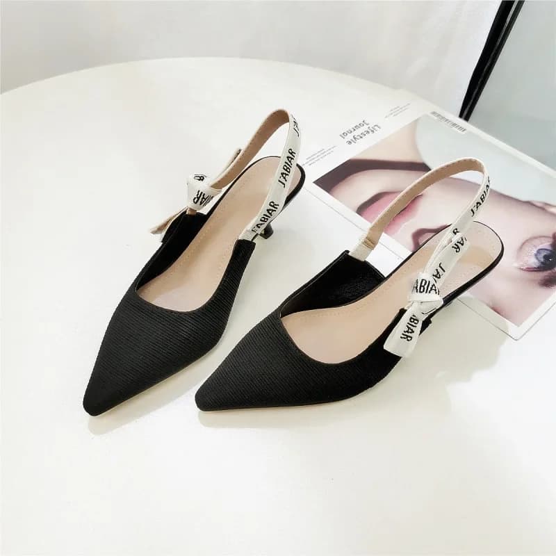Novas sandálias versáteis femininas moda salto de gato carta sapatos estilo romano meados de salto baixo calçado sexy bombas de festa de luxo