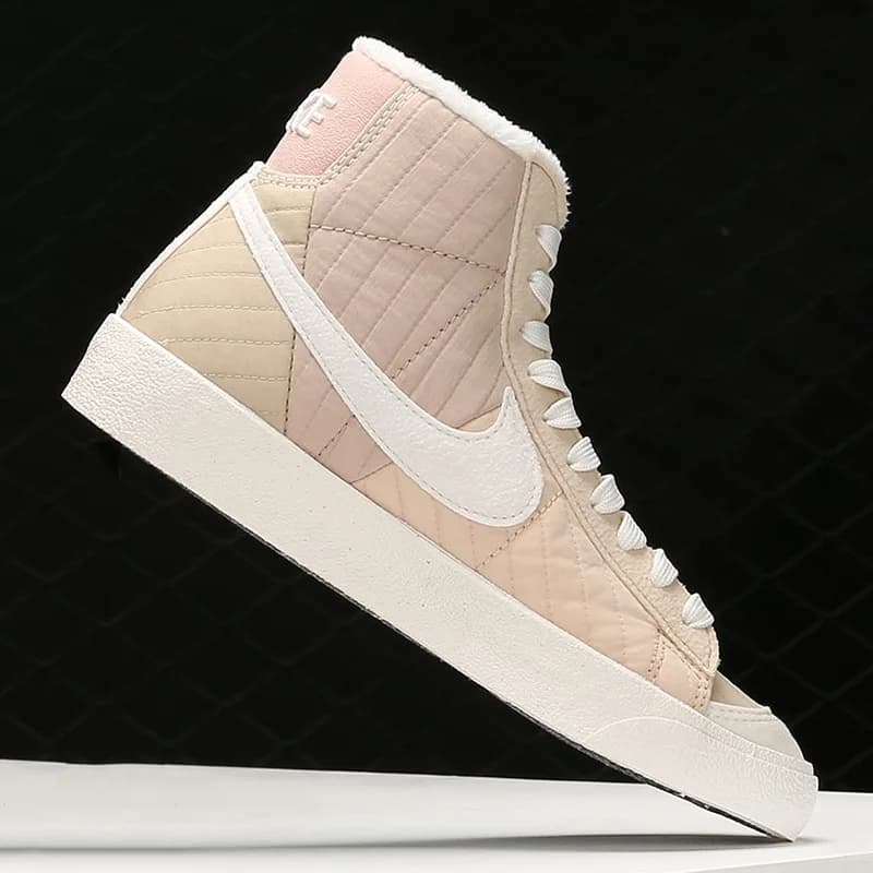Tênis Nike Blazer Pioneer High Top feminino em patchwork bege com logo branco e solado branco