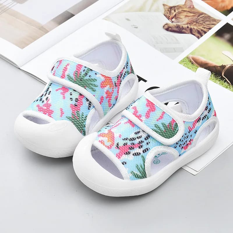 2026 verão novas crianças sandálias simples versátil meninas sapatos de praia conforto anti deslizamento para meninos sandálias planas casuais sandálias femininas