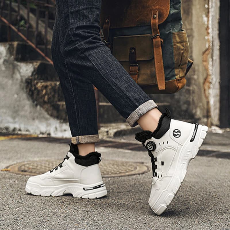 Botas masculinas de pelúcia 2024 inverno nova sola grossa workwear sapatos na moda à prova de frio botas curtas de algodão quente rendas até botas para hombre