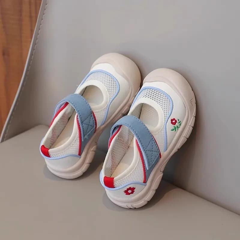 Tênis infantil de malha, sandália antiderrapante, tênis esportivo para meninos e meninas, sandália respirável para praia, sola macia, tênis esportivo casual.