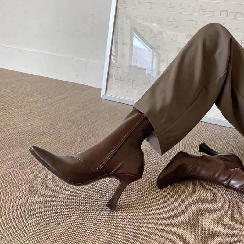 Mulheres de salto alto botas de couro curto novas botas femininas apontou botas de salto fino senhoras tornozelo botas curtas botas de mujer 2024