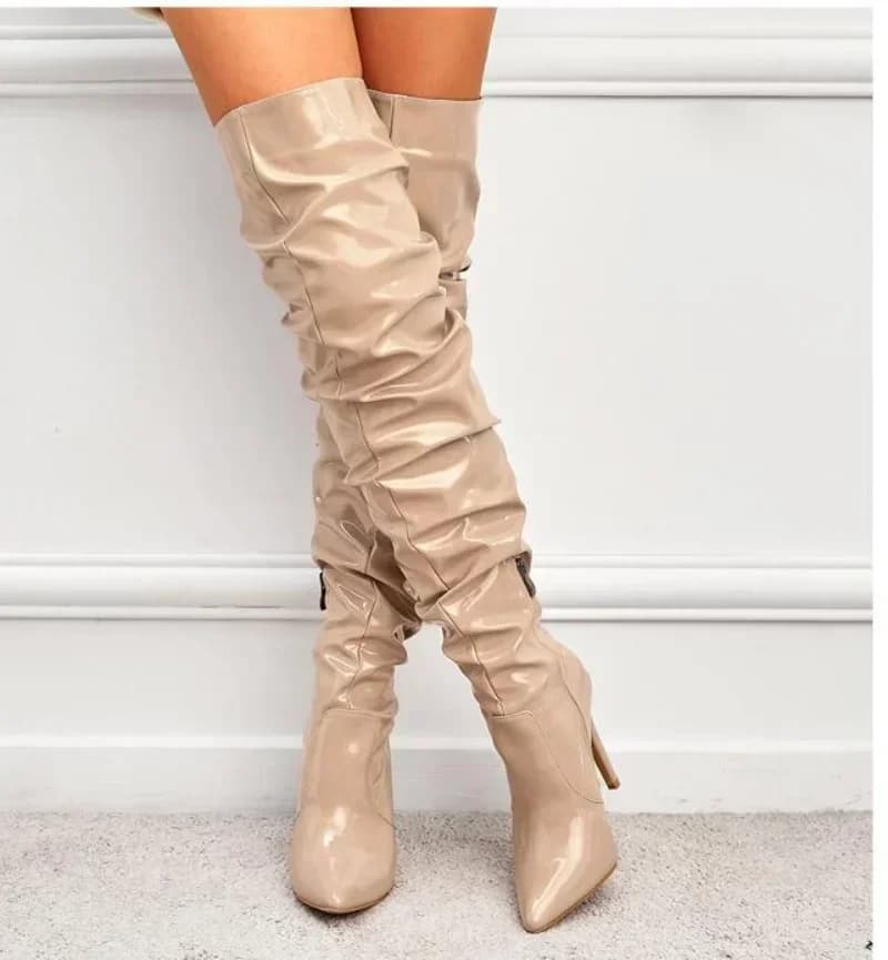 Botas acima do joelho moda feminina dedo do pé apontado preto zíper lateral fino salto alto feminino brilhante plissado botas de salto alto 2024