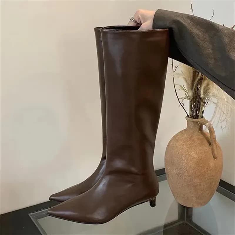 Botas Femininas Eilyken de Cano Alto com Bico Fino para Outono/Inverno, Salto Baixo Fino, Estilo Cowboy, Calce Fácil - Botas de Mulher