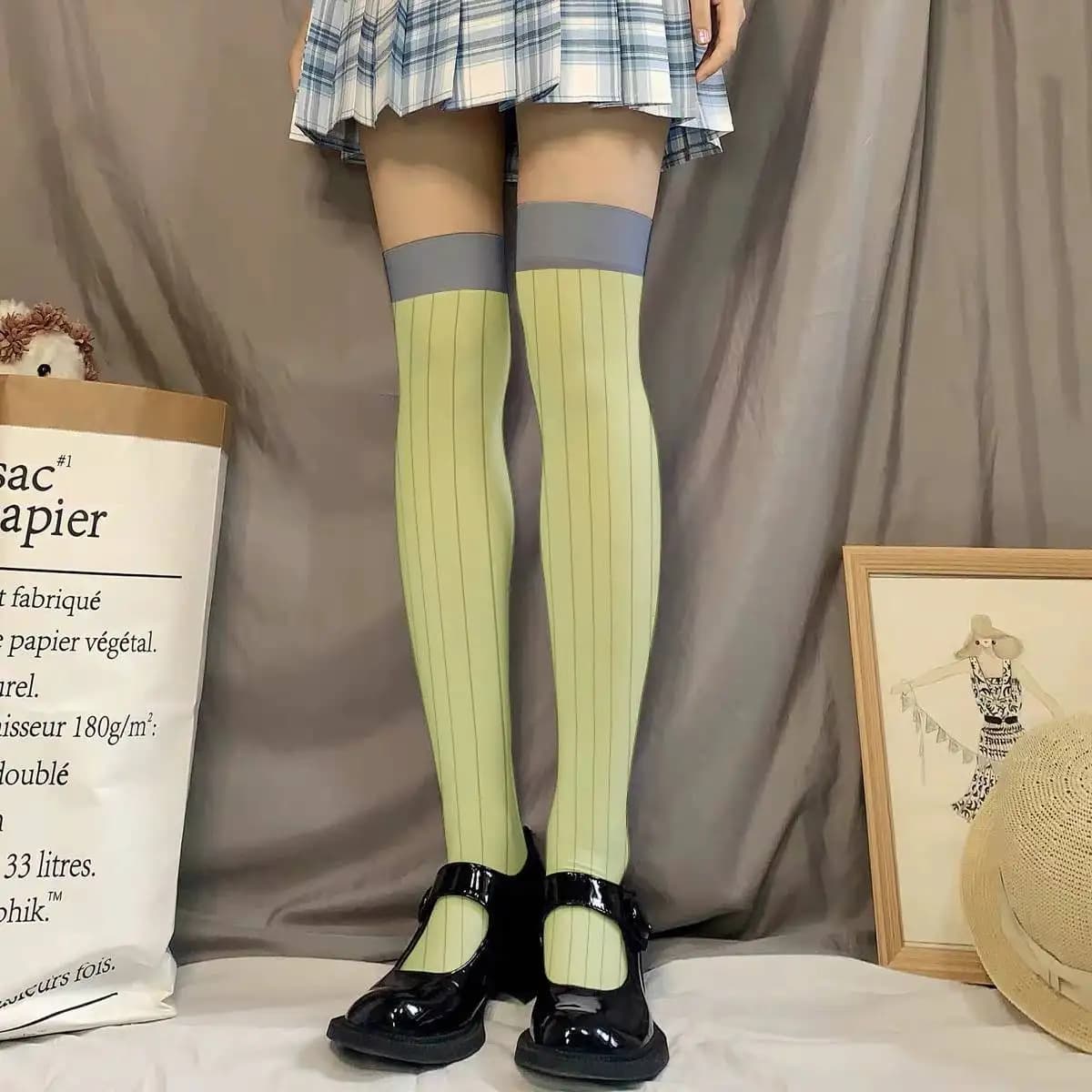 Meias acima do joelho para cosplay de Kanroji Mitsuri de Demon Slayer, listradas verdes, TAKARA TOMY, para fantasia JK, presente para meninas.
