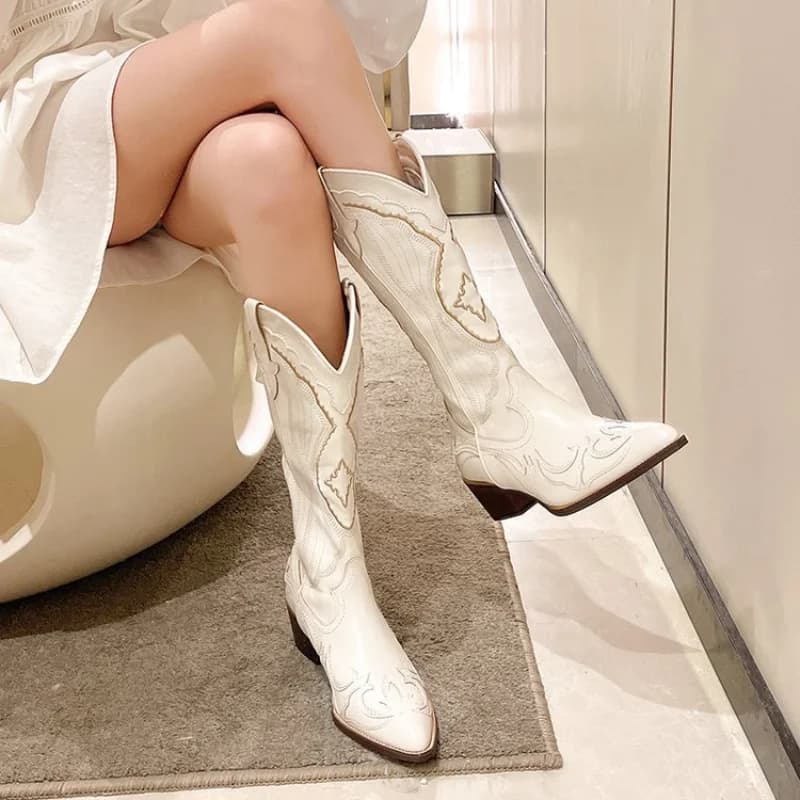 Outono bordado ocidental botas de cowboy novos saltos quadrados sapatos pontiagudos moda casual botas longas confortáveis sapatos à prova dwaterproof água