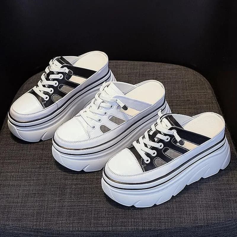 Sapatos de plataforma femininos brancos e pretos com sola grossa