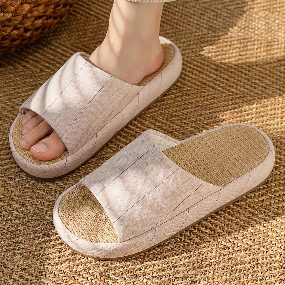 Verão feminino casa chinelos de linho verão apartamentos sapatos sandálias respiráveis confortáveis antiderrapantes macios slides chinelos internos masculinos
