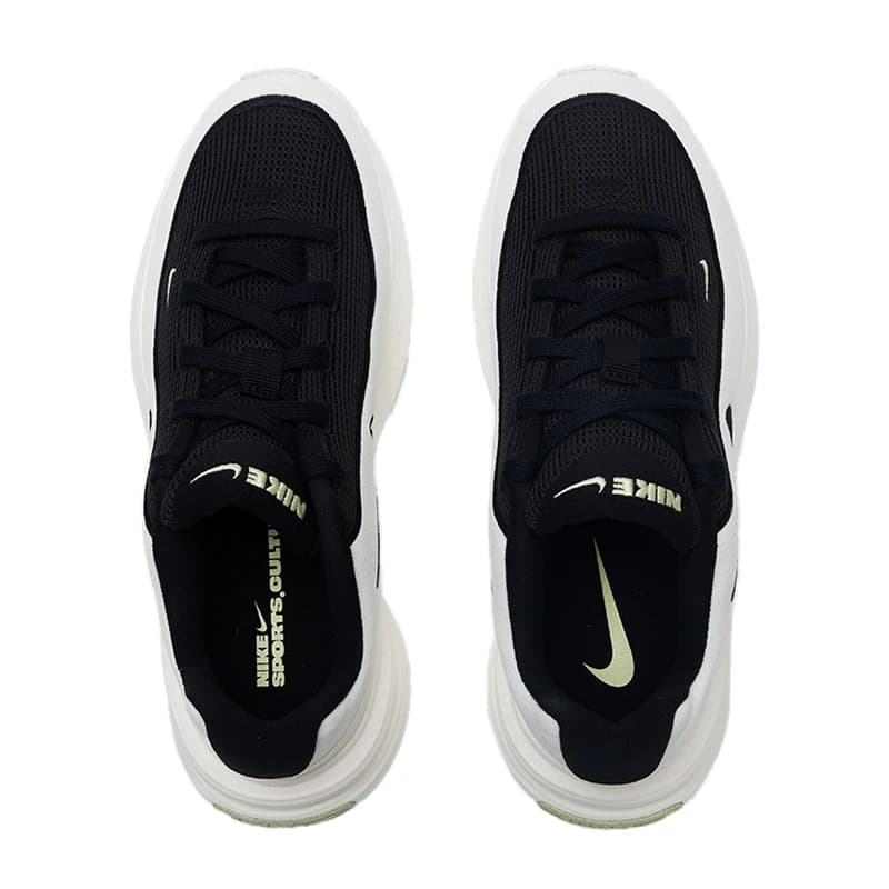 Tênis feminino Nike Uplift SC preto e branco, sola branca com detalhes verdes, parte superior em malha preta