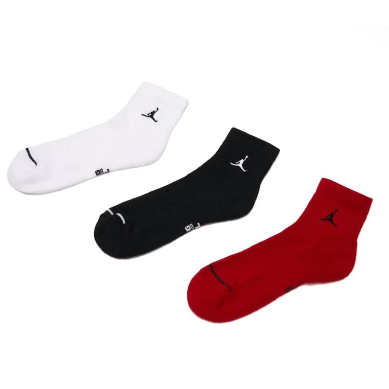 Nike (Nike) Jordan Meias Unissex Pacote de Três Pares Esportes Simples Confortáveis Respiráveis Meias de Mola Treinamento Meias de Fitness Correndo Meias Casuais Dx9655-902