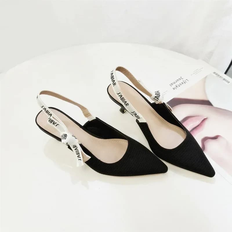 Novas sandálias versáteis femininas moda salto de gato carta sapatos estilo romano meados de salto baixo calçado sexy bombas de festa de luxo