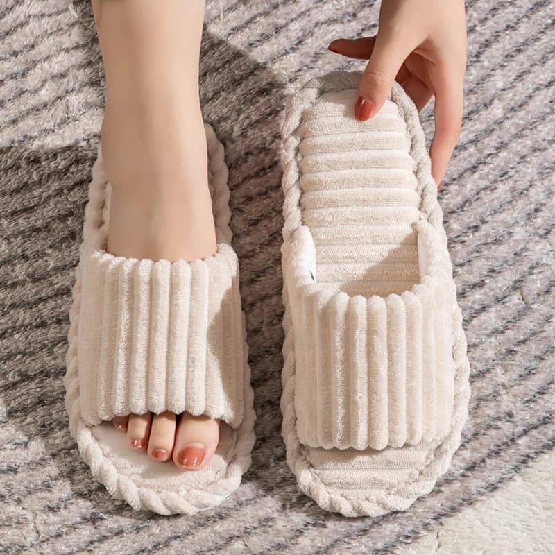 Chinelos de casa respiráveis de dedo aberto para mulheres, slides de banheiro lisos e antiderrapantes para áreas internas e confortáveis listrados/sólidos para pisos de madeira