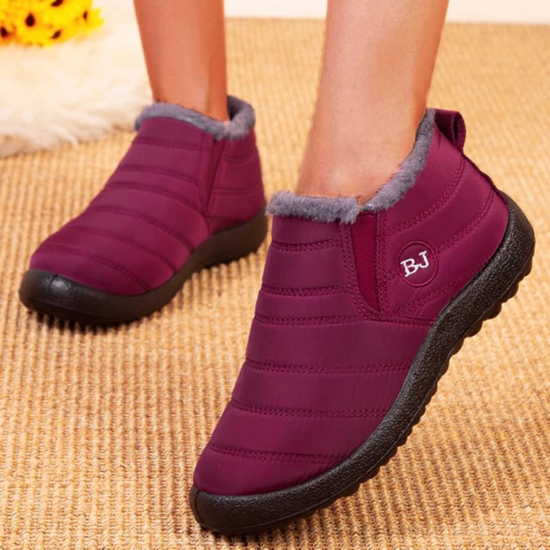 Botas de neve mulher manter sapatos quentes mulher deslizamento em senhoras sapatos botas de tornozelo plana à prova dwaterproof água casal botas macias mujer botas de inverno