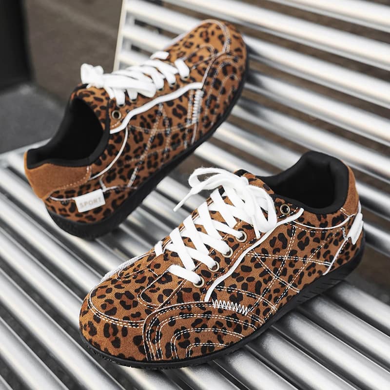 Tênis Masculino de Corrida e Treino, Moda Masculina Tendência 2026, Casual, com Cadarço, Estampa de Leopardo, Antiderrapante, Sola Plana, para Uso Externo