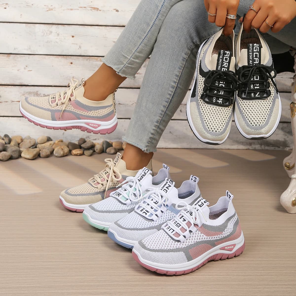 Coleção de tênis casuais femininos em branco, bege com rosa e bege com preto, conforto e estilo verão 2026