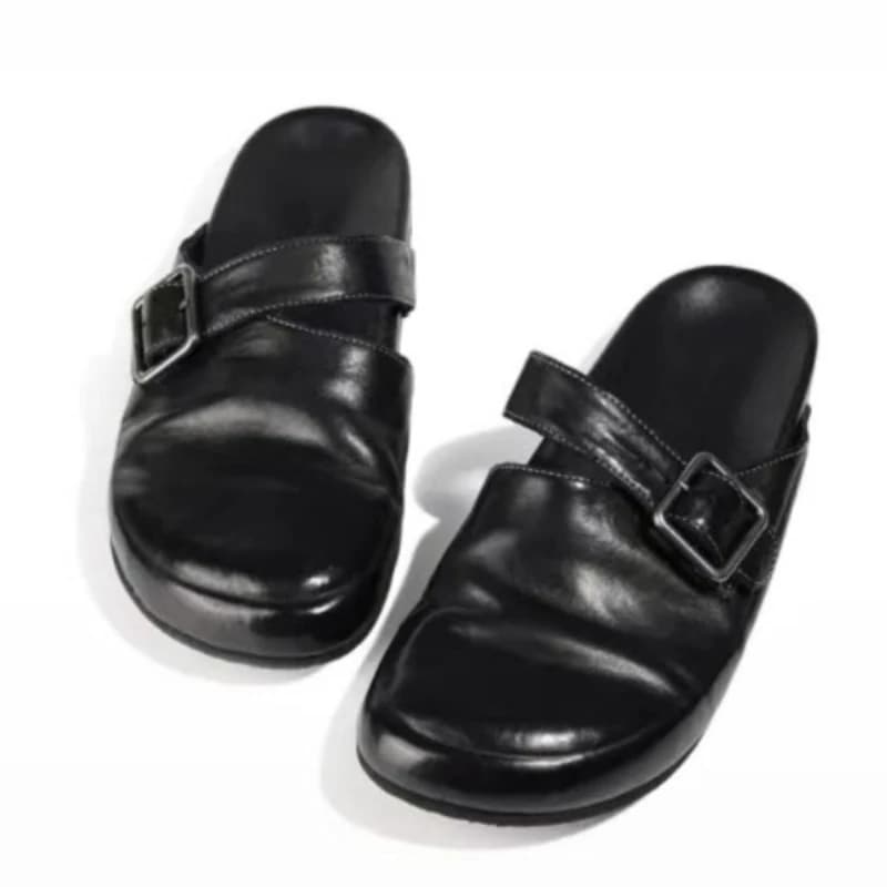 Verão preto couro do plutônio dedo do pé redondo marca sandálias planas moda feminina alças largas fivela de metal plataforma chinelos plus size sandálias