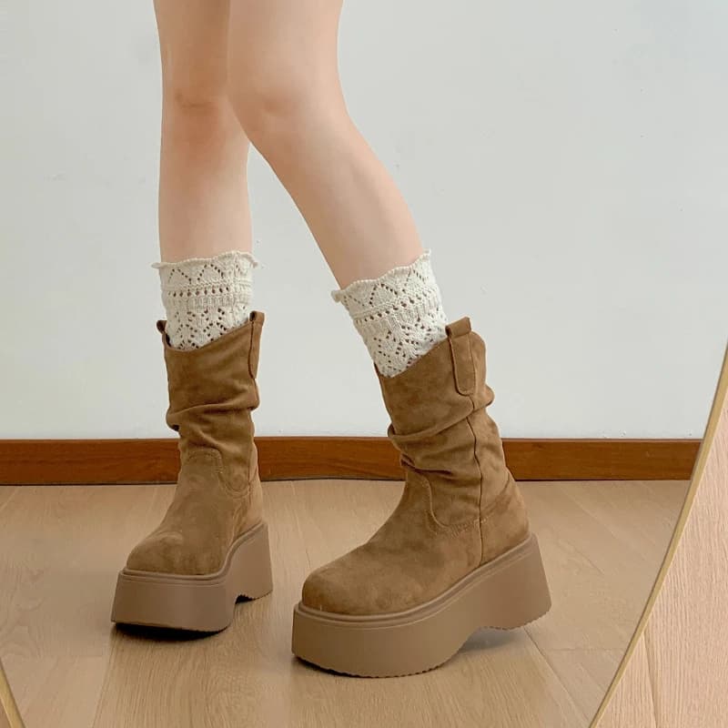 Botas Femininas de Cano Curto com Plataforma Robusta e Sola Grossa, Bico Redondo, Estilo Slip-On, Coleção Outono Inverno 2026