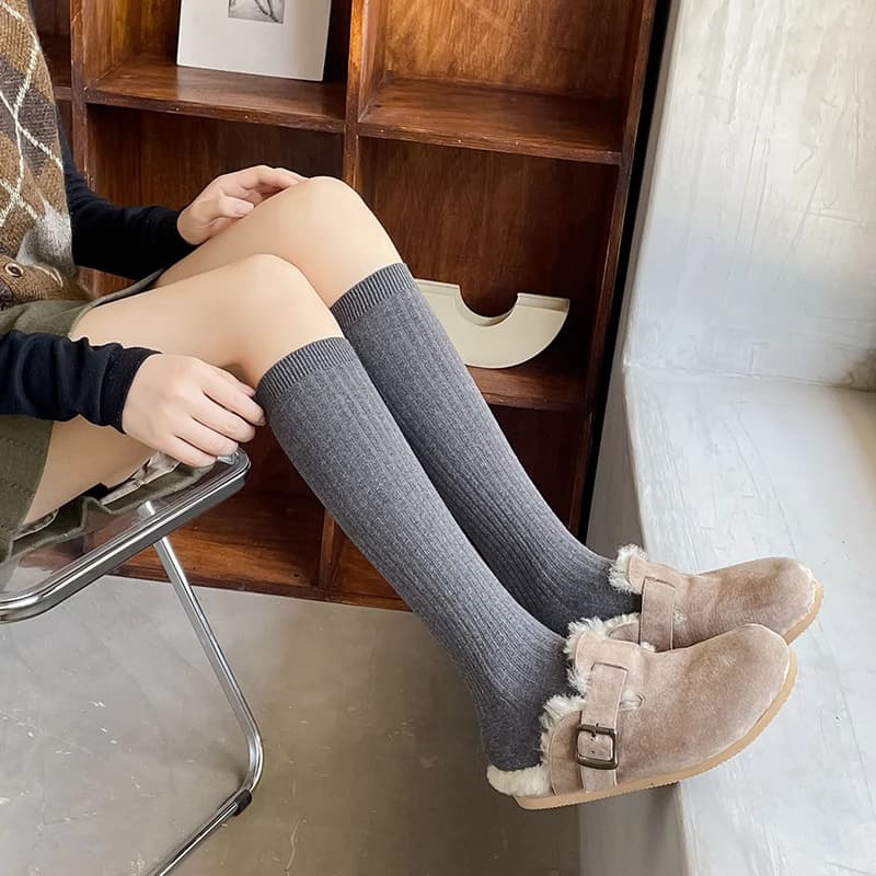 Novas meias femininas tendências da primavera casual estilo preppy joelho meias altas femininas de alta qualidade cor sólida meias longas confortáveis