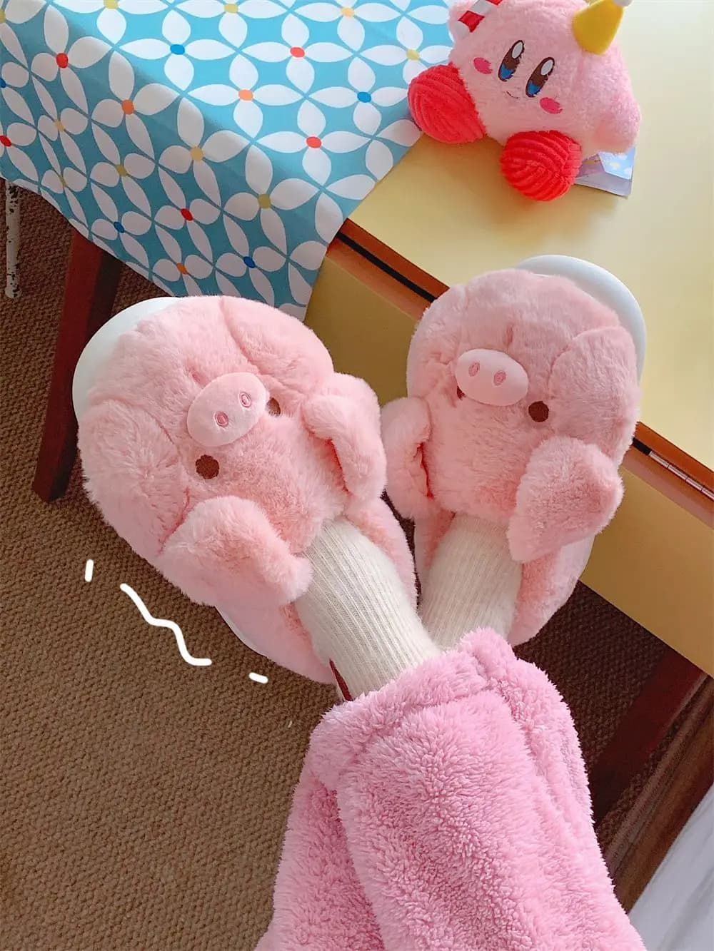 Feerldi Piggy Slippers feminino rosa de algodão peludo com design de porquinho fofo