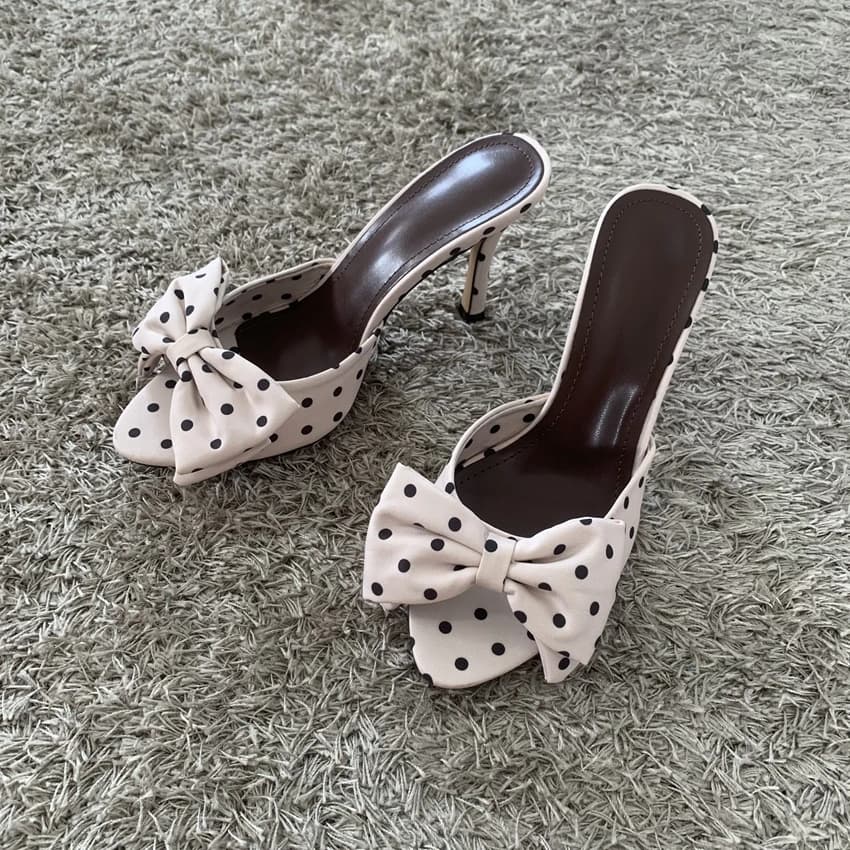 Sandálias Mule Femininas com Laço de Poá, Peep Toe Retrô em Cetim, Salto Agulha, Elegantes para Casamento e Verão, Sapatos de Salto Alto para Mulheres