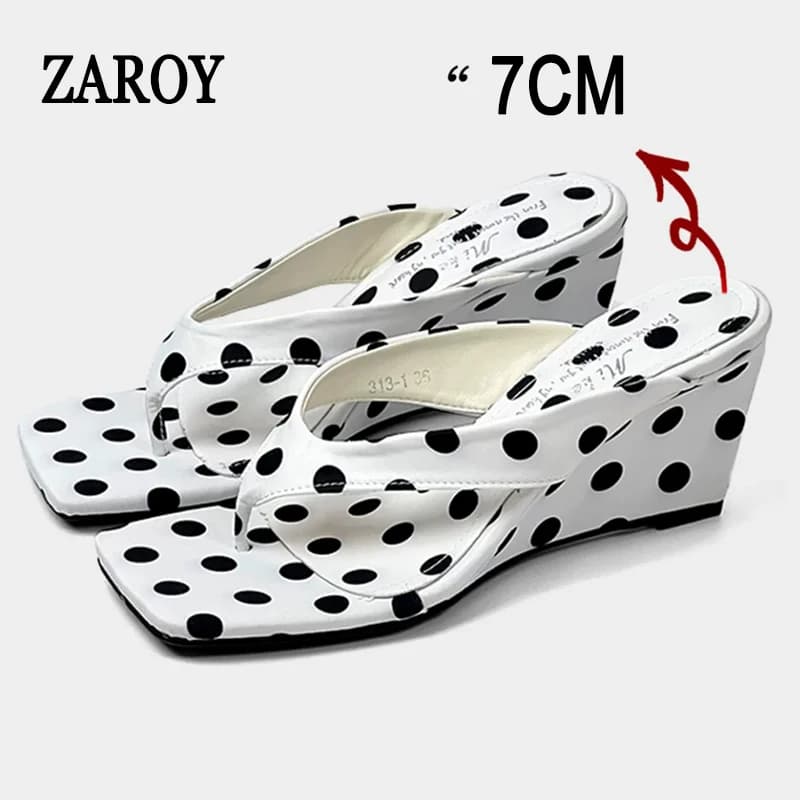 Sandálias Femininas de Dedo com Bolinhas, Salto Anabela de 7cm, Bico Quadrado, para Festa, Estilo Mule, Designer de Marca