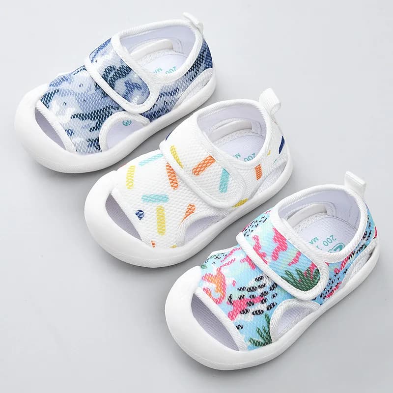 2026 verão novas crianças sandálias simples versátil meninas sapatos de praia conforto anti deslizamento para meninos sandálias planas casuais sandálias femininas