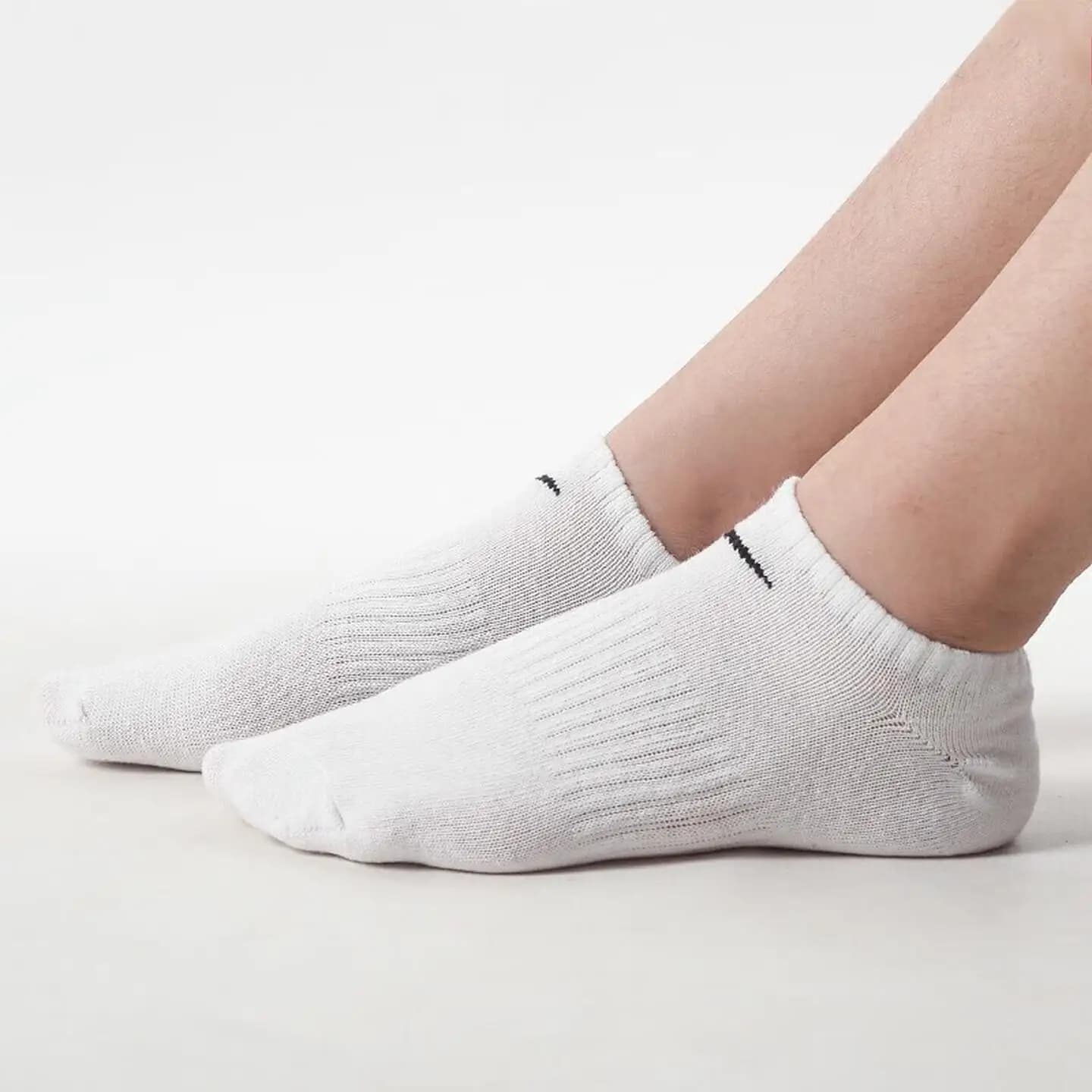 Nike unissex com 3 pacotes de meias de basquete casuais com punho curto, meias respiráveis e absorventes de umidade SX7678-100