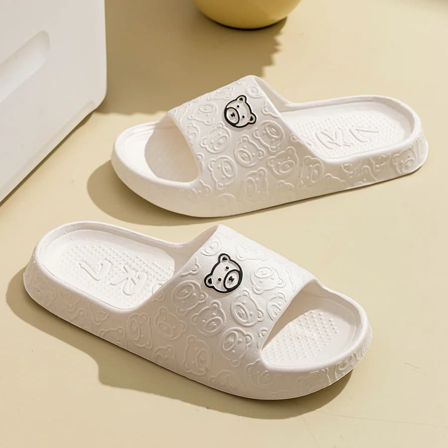 Chinelo Feminino de Urso Fofo para Verão, Sandália Macia de Desenho Animado para Interiores, Antiderrapante para Banheiro, Confortável para Uso Externo, Calçado Masculino de Lazer, Para Casais