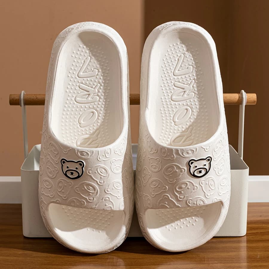 Chinelo Feminino de Urso Fofo para Verão, Sandália Macia de Desenho Animado para Interiores, Antiderrapante para Banheiro, Confortável para Uso Externo, Calçado Masculino de Lazer, Para Casais