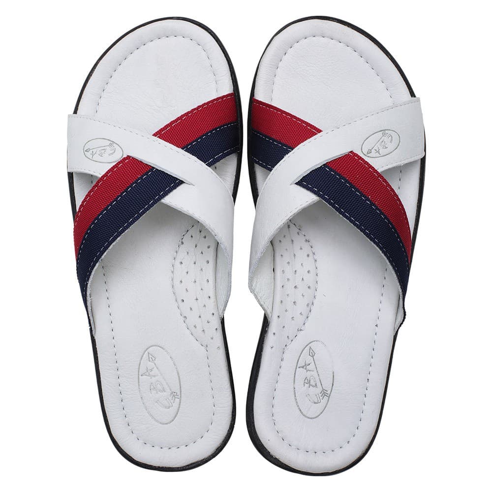 Chinelos masculinos de couro com tiras em X, brancos com tiras vermelhas e azuis, frente