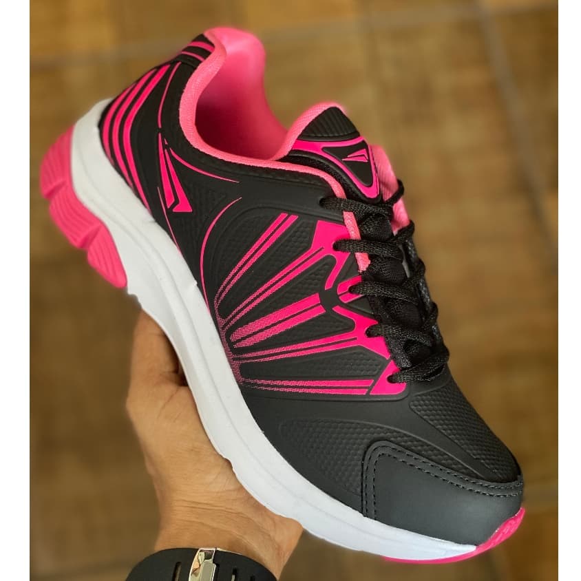 Tênis feminino preto e rosa neon para academia e caminhada