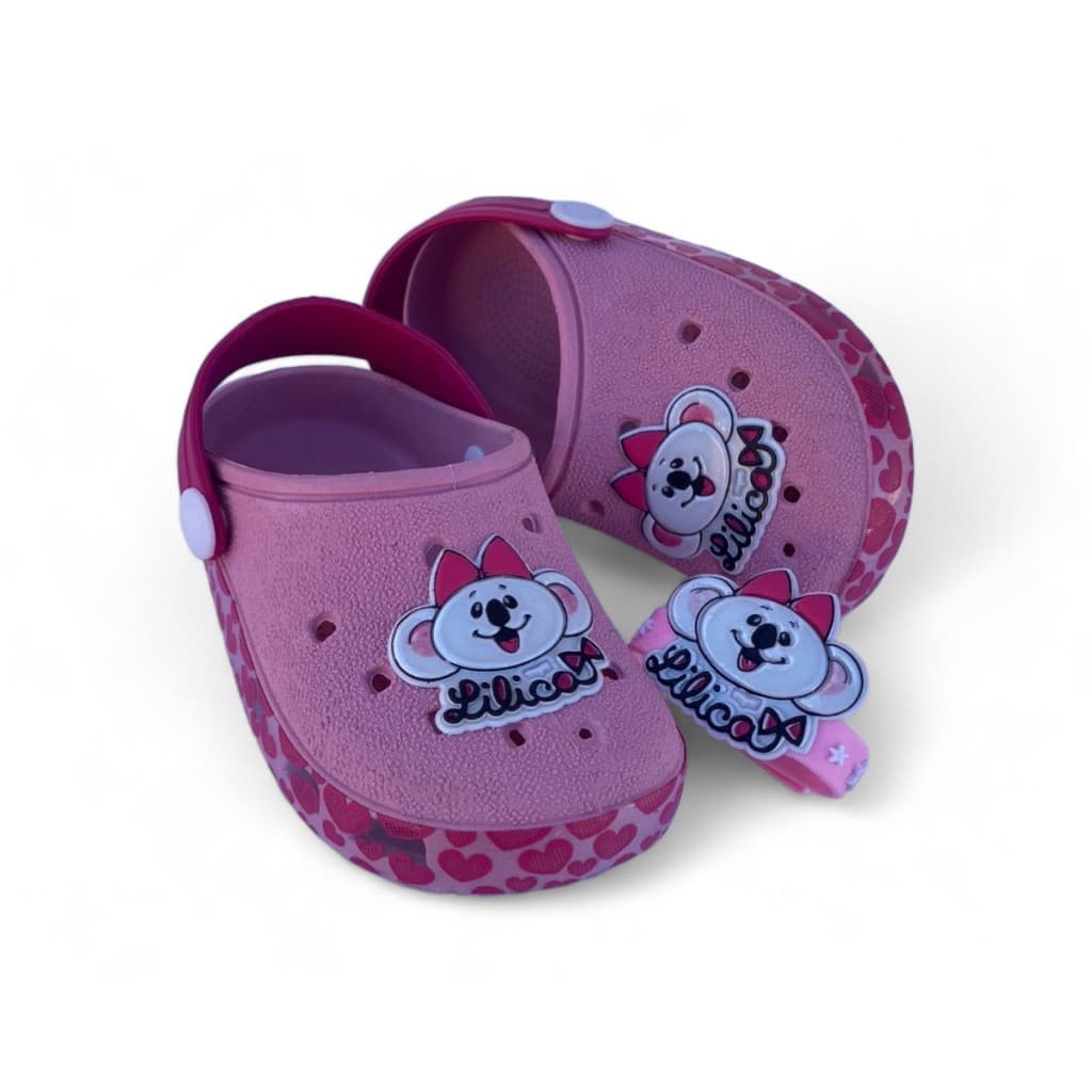 Sandália infantil rosa com estampa de ursinhos e nome 'Lili'