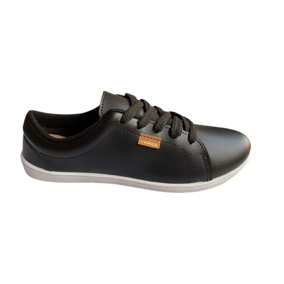 Tênis feminino preto com etiqueta marrom, Moleca, para uso diário