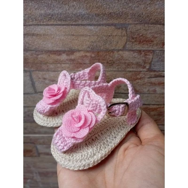 Sandália rasteirinha de crochê para bebê- sandália com flor- sandália rosa bebê- sandalia branca