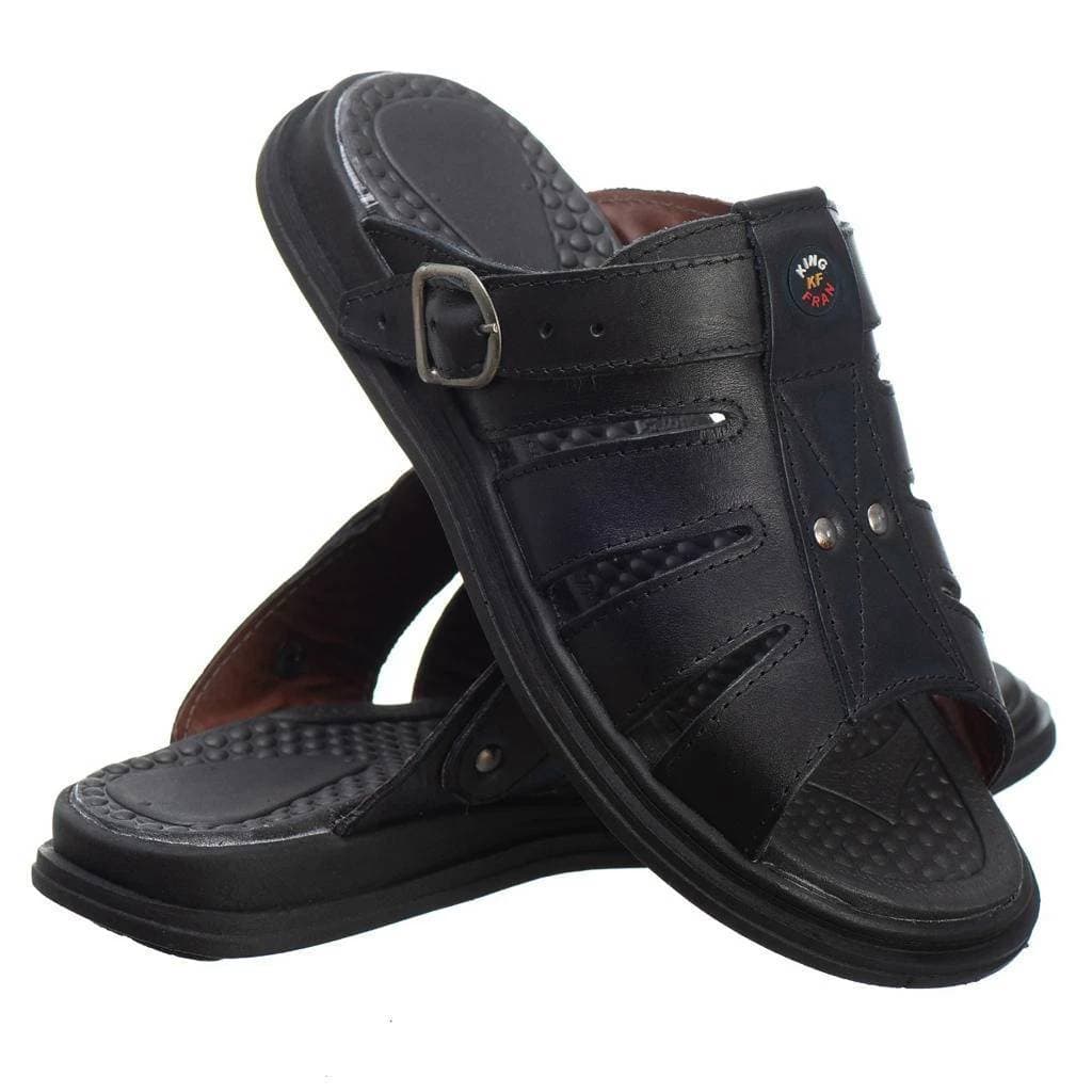 Sandália masculina em couro ecológico preto com design de fivela e sola texturizada