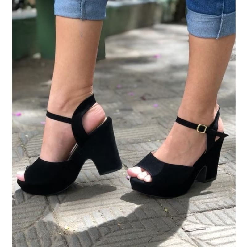 Sandália Anabela salto médio espadrille