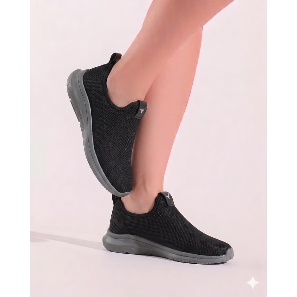 Tênis preto slip-on sem cadarço, confortável para caminhada e academia