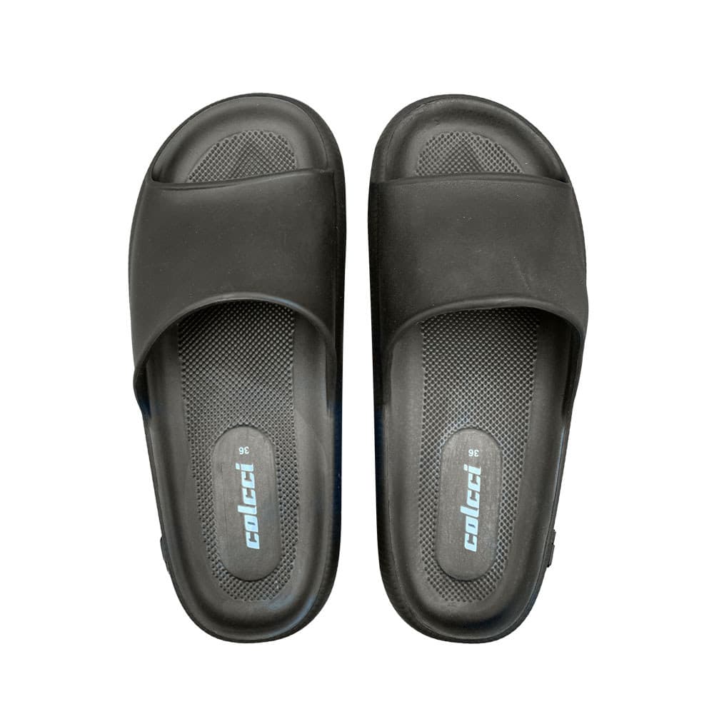 Par de chinelos slide pretos Colcci com logotipo azul