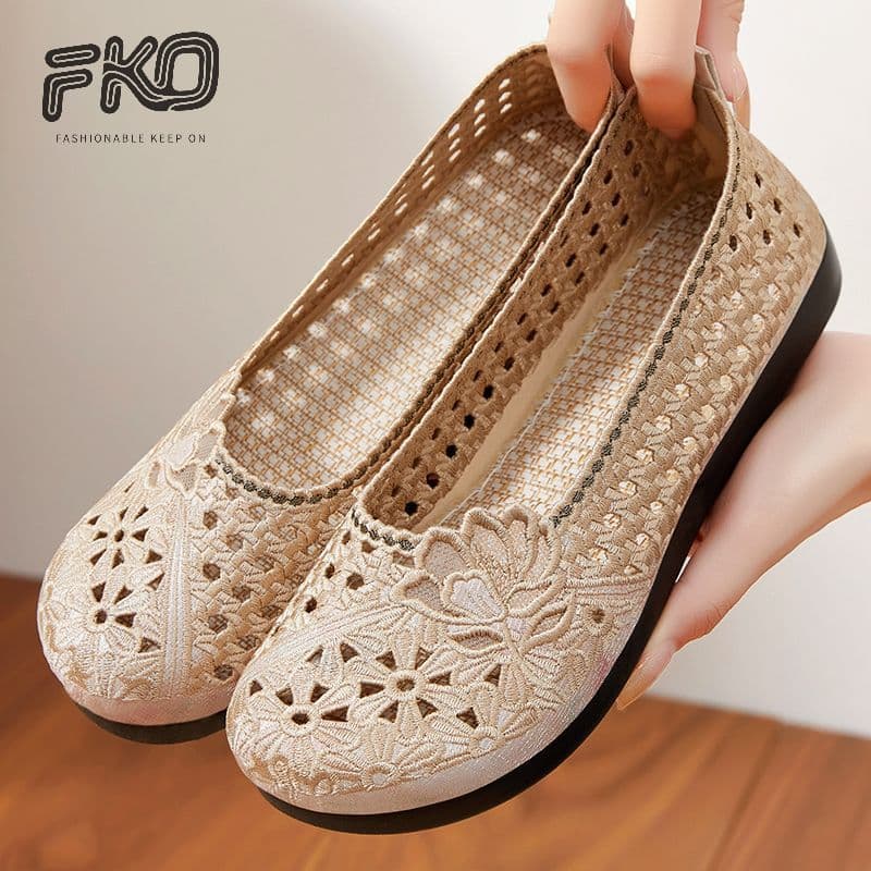 Sandálias idosas femininas estilo mãe 2026 senhoras novo estilo sandálias de pano verão idosos sapatos de avó de meia-id