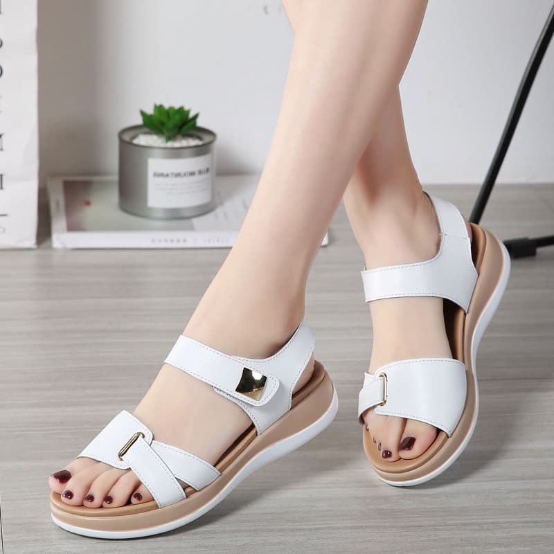 Novas sandálias rasteiras versáteis de verão para mulheres com tiras de velcro, adequadas para gestantes, sapatos femini