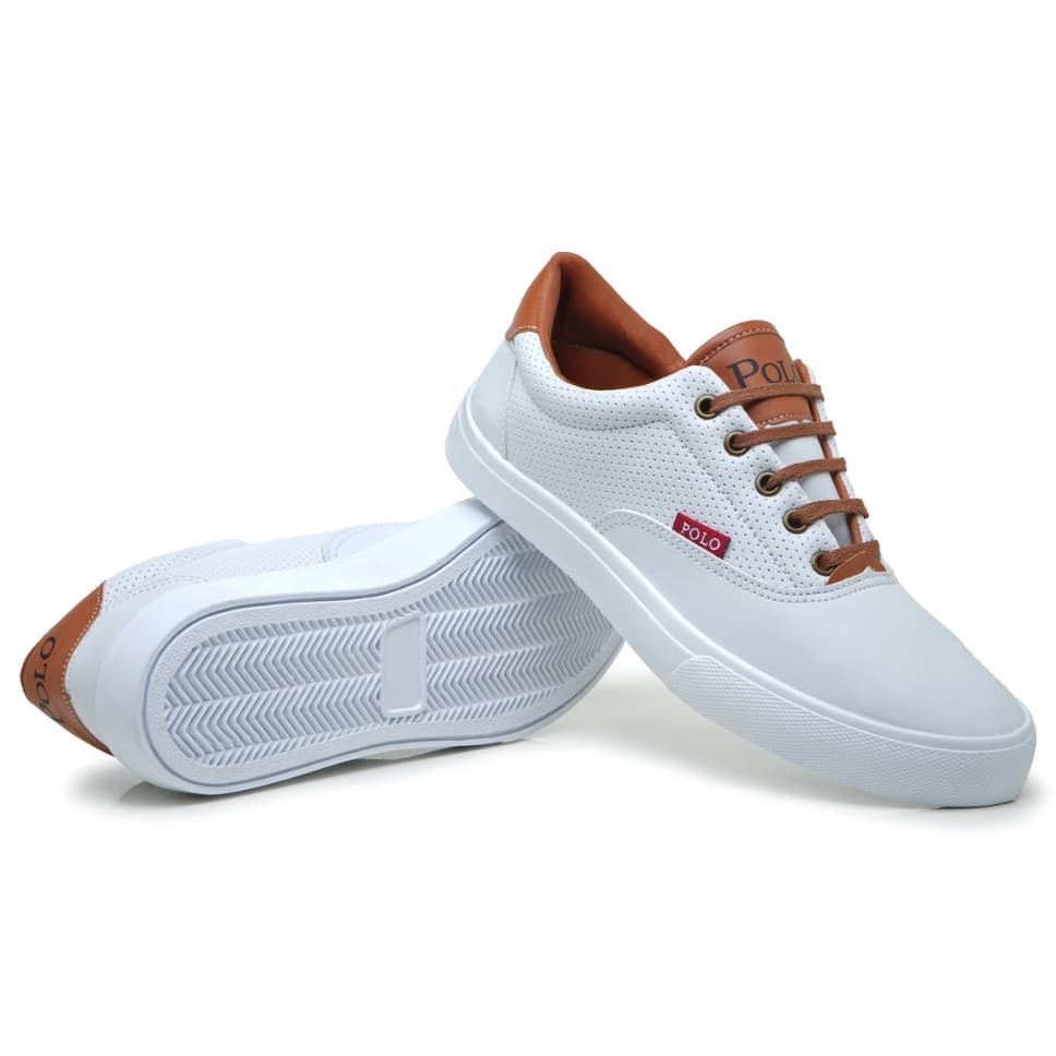 Tênis branco com sola marrom e detalhes em couro Polo