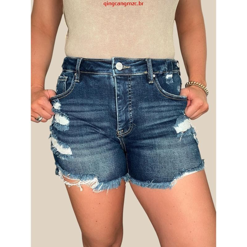 Bermuda jeans Meia Coxa com Estilo Destroyed e Elástico Personalizado Pit Bull Jeans, short feminino meia coxa pit bull.