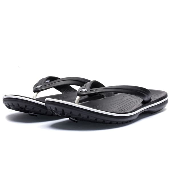 Par de chinelos Crocs Crocband Flip unissex em preto