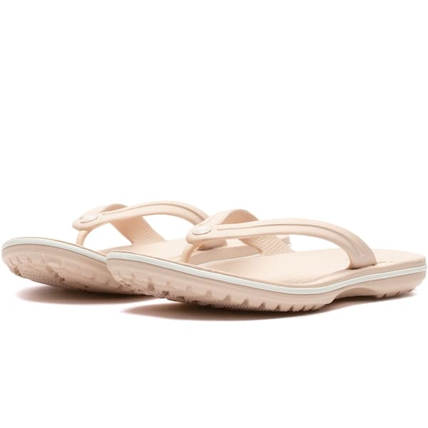 Chinelos Crocs Crocband Flip, cor bege, com design de sola texturizada e botão na alça.