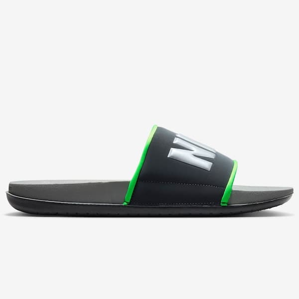 Chinelo Nike Offcourt Slide Masculino, preto e verde, lateral com logo Nike.