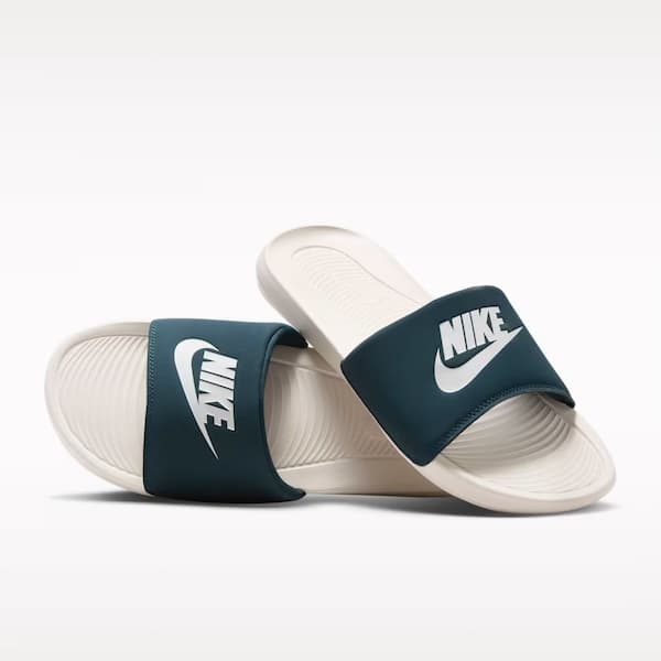 Nike Victori Slide Masculino branco e azul com logo branco, estilo slide.