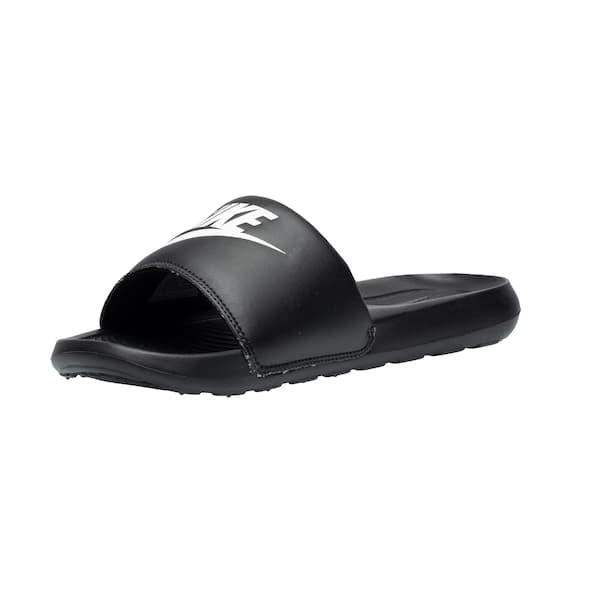 Vista lateral do chinelo Nike Victori Slide preto para homens, com sola flexível e design minimalista.