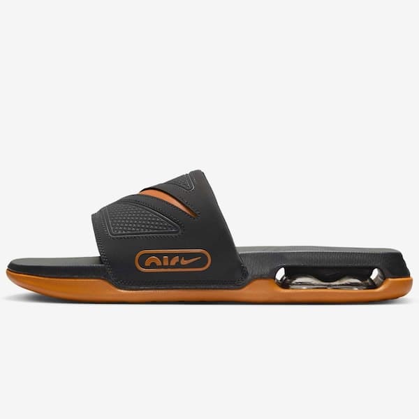 Sandália Nike Air Max Cirro Slide para adulto, preta e laranja, com sola texturizada.
