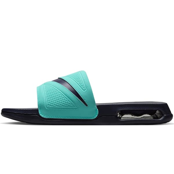 Detalhe da sandália Nike Air Max Cirro Slide, verde e preto, com tiras ajustáveis.