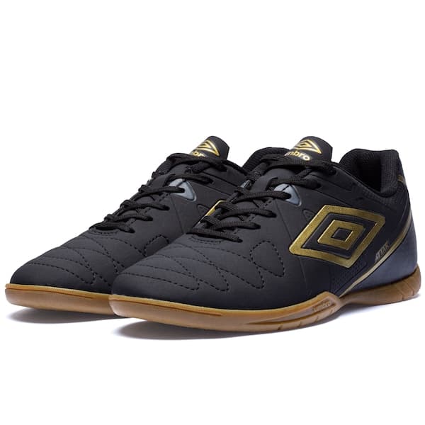 Chuteira Futsal Umbro Attak Eternal preta e dourada
